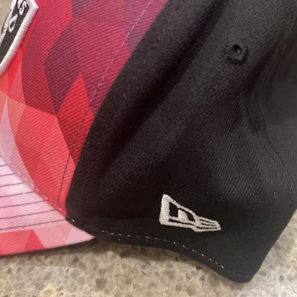 Las Vegas Raiders New Era 39THIRTY CRUCIAL CATCH‎ 2023 Sideline Hat Cap L/XL NWT